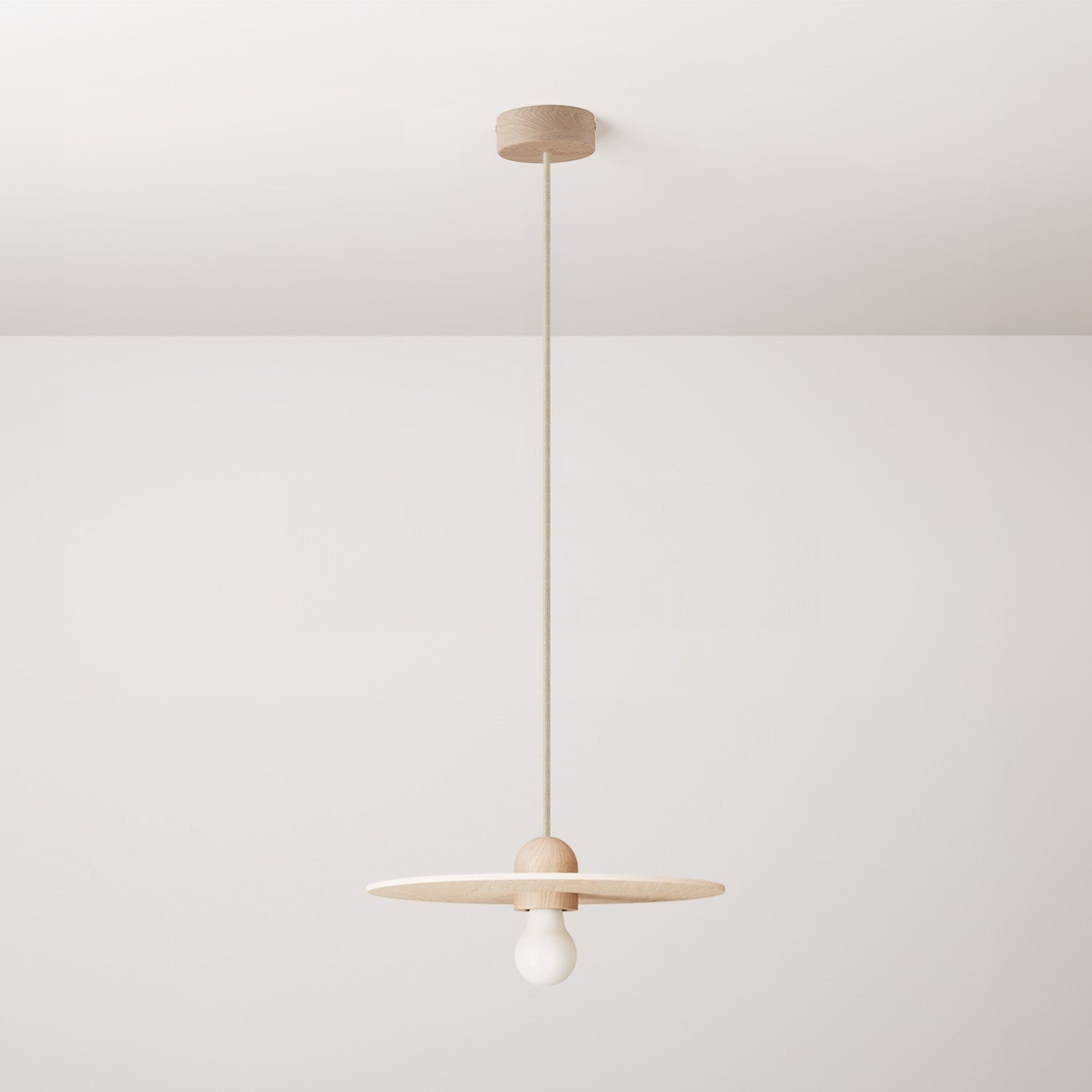 Lampada a sospensione in legno completa di cavo tessile e paralume UFO - Neutro
