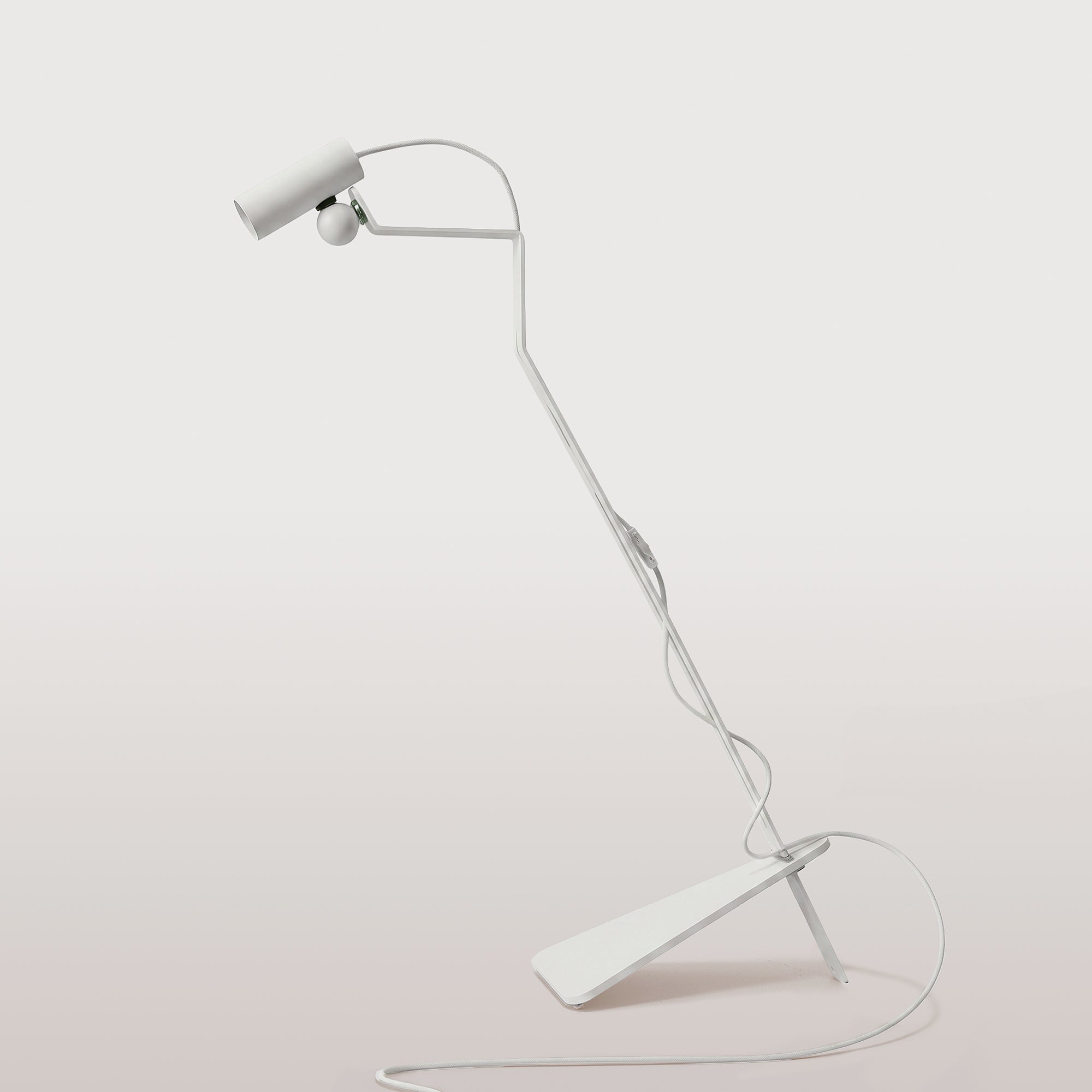 Lampada da terra inclinabile con faretto magnetico orientabile - Mario Tubo - Bianco