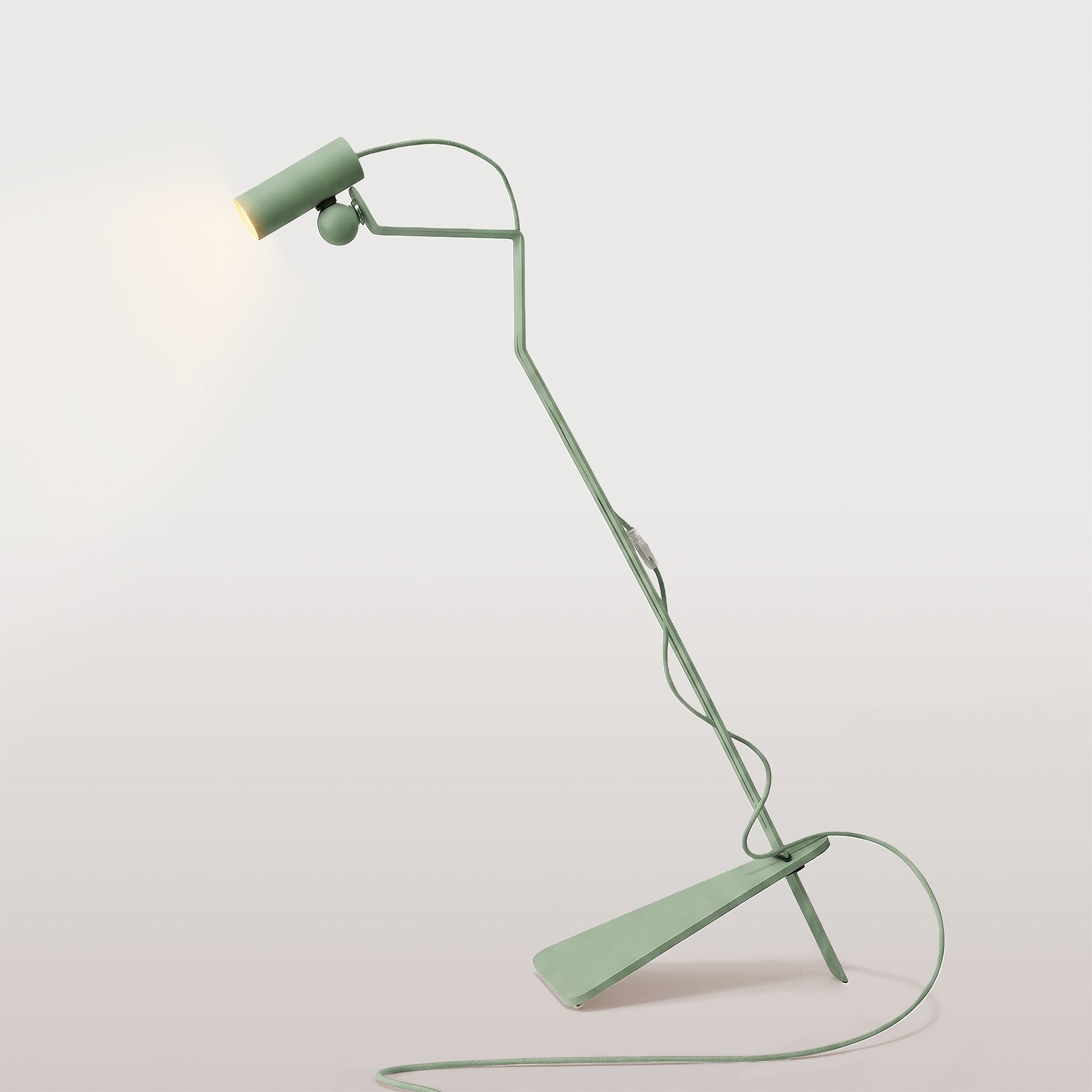 Lampada da terra inclinabile con faretto magnetico orientabile - Mario Tubo - Verde