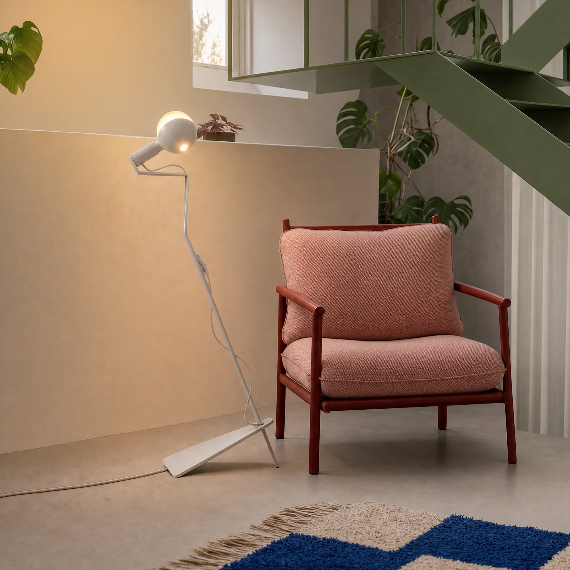 Lampada da terra inclinabile con lampadina LED G125 verniciata - Mario Talia - Bianco